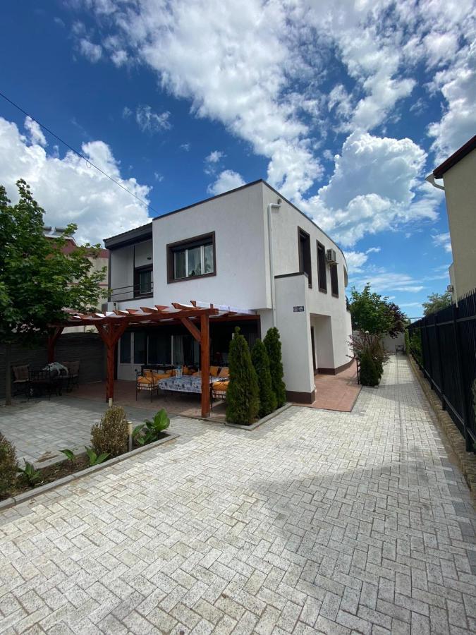 Vila Ammos Mamaia 120 Metri De Plaja Navodari Luaran gambar